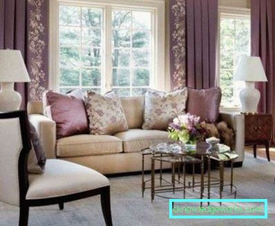 Фіолетові штори в інтер'єрі вітальні - фото ідей